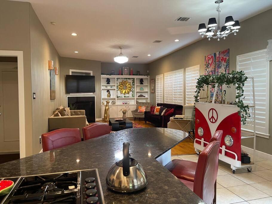 Wanderlust Villa Near Galleria Mall ฮูสตัน ภายนอก รูปภาพ